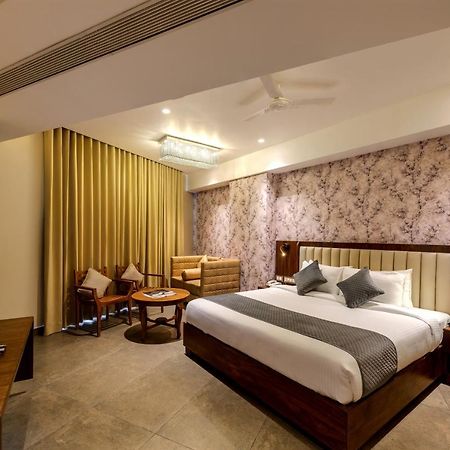Sundex Hotel Танджавур Экстерьер фото