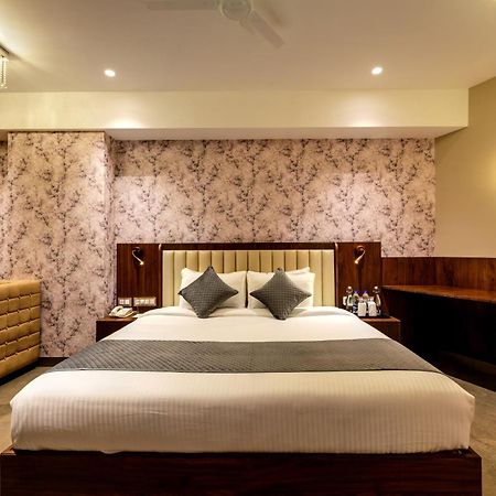 Sundex Hotel Танджавур Экстерьер фото